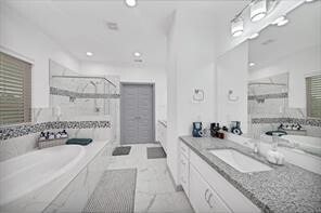 Building Photo - 907 Frio St