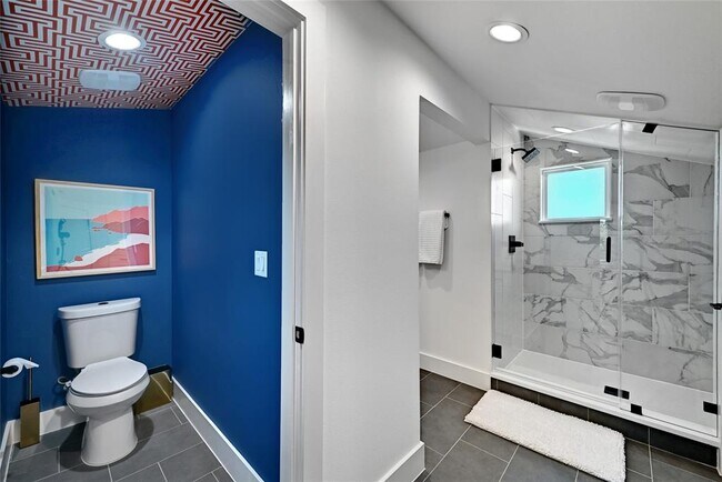 Building Photo - 2909 Kuhlman Ave