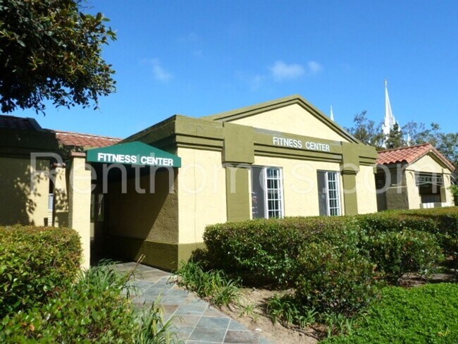 Building Photo - 7425 Charmant Dr