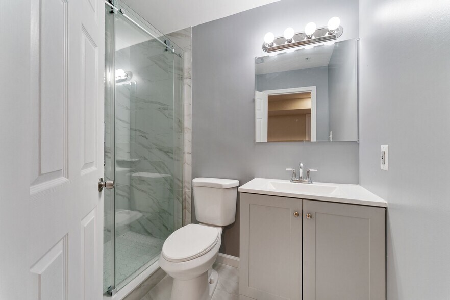 Basement full bath - 15622 Gilpin Mews Ln