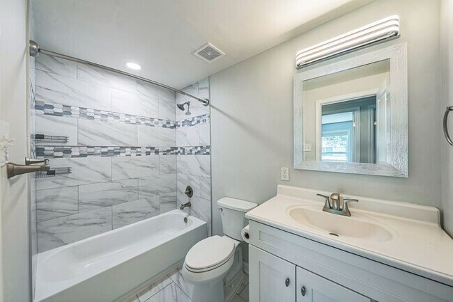Building Photo - 4402 Cotuit Cir