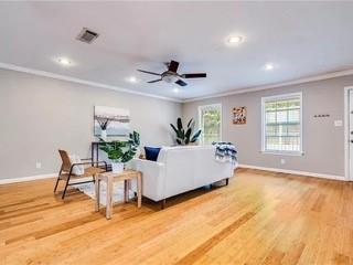 Building Photo - 1240 Barton Hills Dr