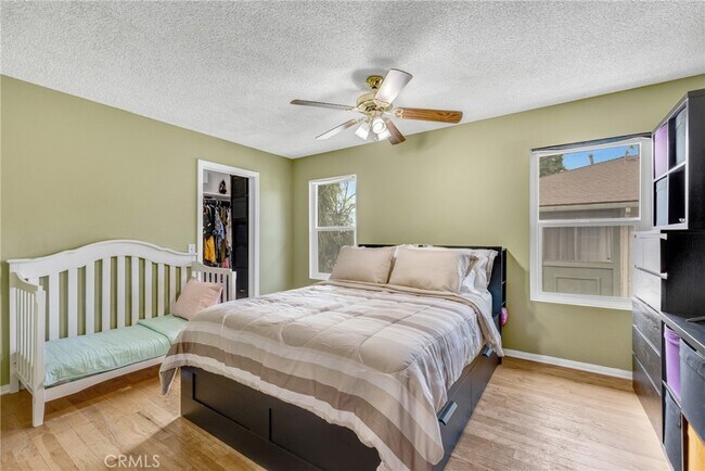 Building Photo - 878 W Sierra Madre Ave