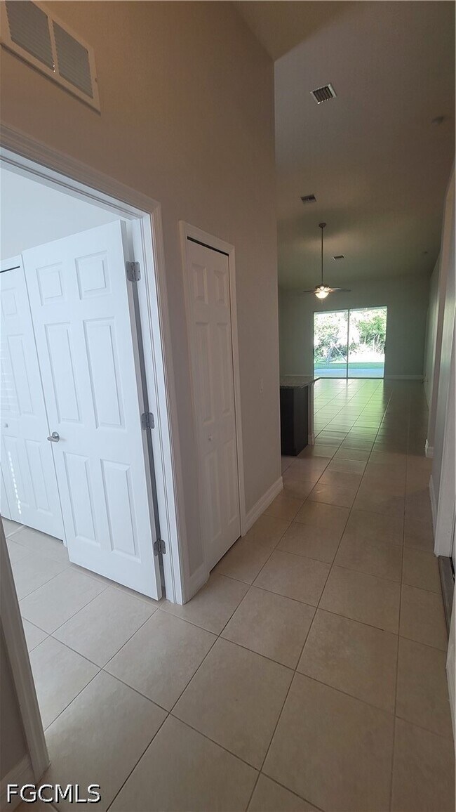 Building Photo - 3208 SW 17th Pl