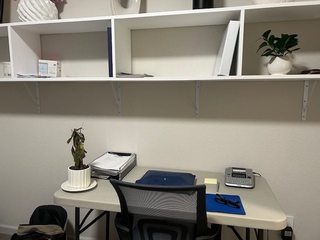 Building Photo - 5208 Cardinal Ct