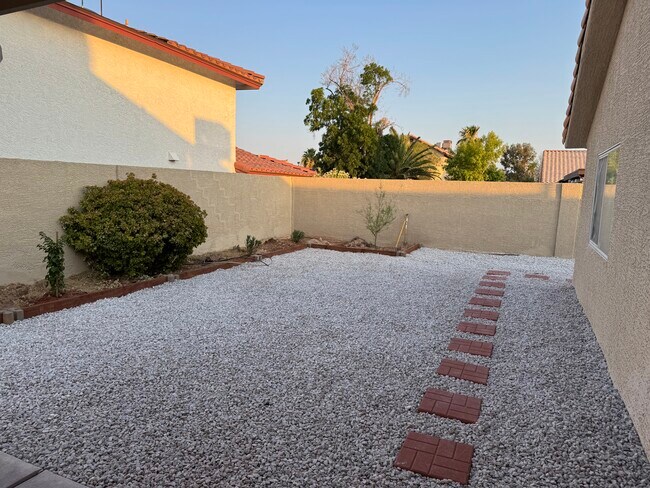 Building Photo - 5312 Great Pine Dr