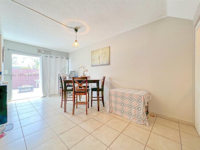 Building Photo - 3672 SW 59th Ave