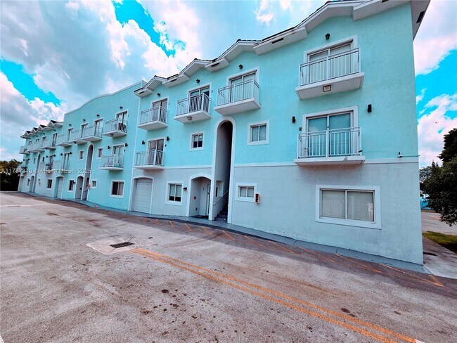 Primary Photo - 6336 SW 27th St