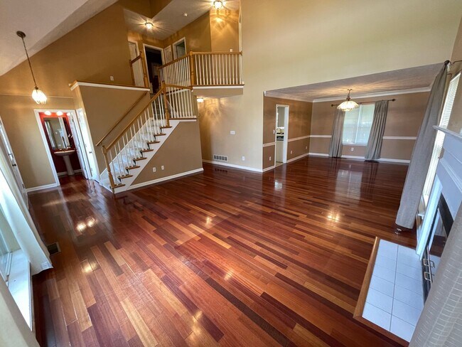 Building Photo - 3914 Stone Hollow Dr