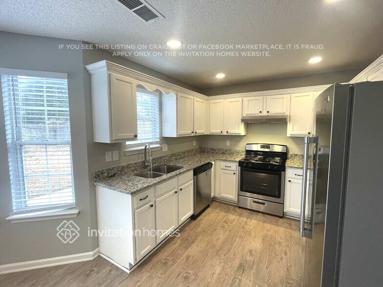 Building Photo - 4578 Grove Park Way NW