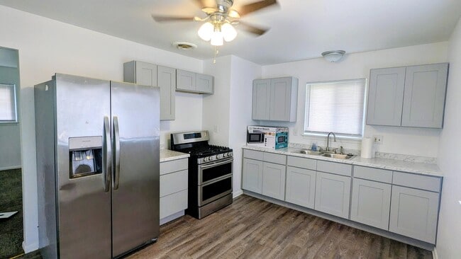 Building Photo - 30113 Hazelwood St