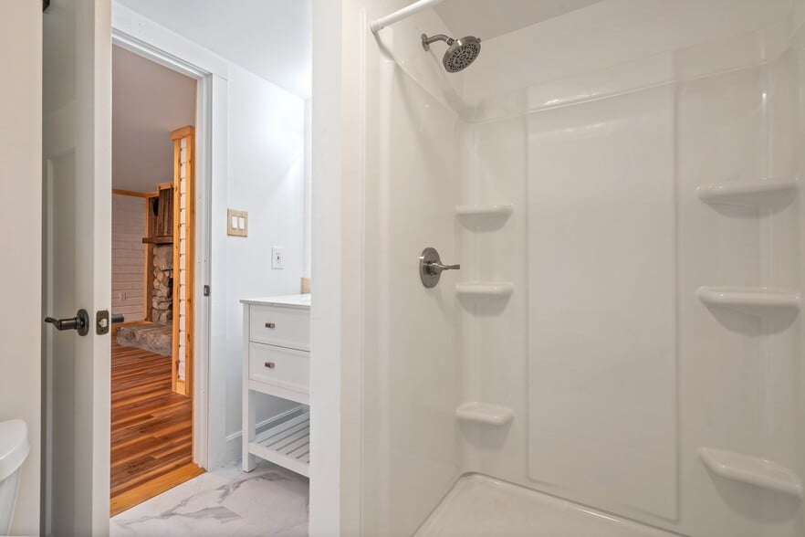 Building Photo - 105 Middle Jam Rd