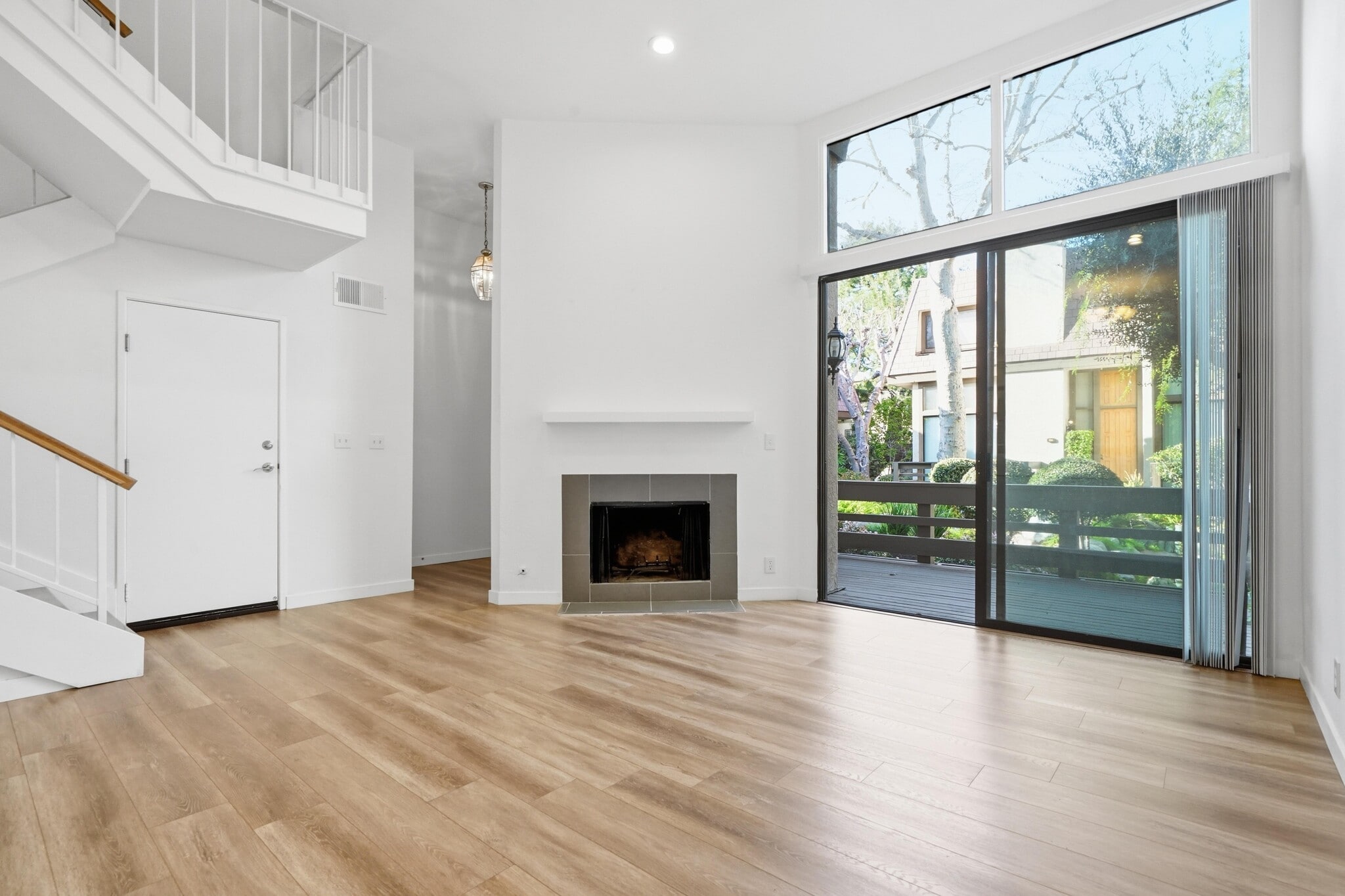 Building Photo - 9000 Vanalden Ave