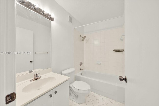 Building Photo - 3385 NE 10th St