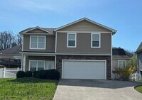 Building Photo - 3 Bedroom/2.5 Bath Home Kingsport, TN