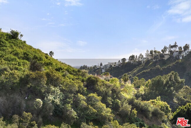 Building Photo - 10825 Savona Rd