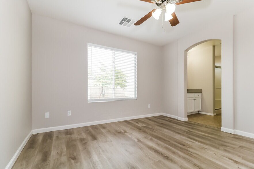 Building Photo - 1615 E Ash Ave