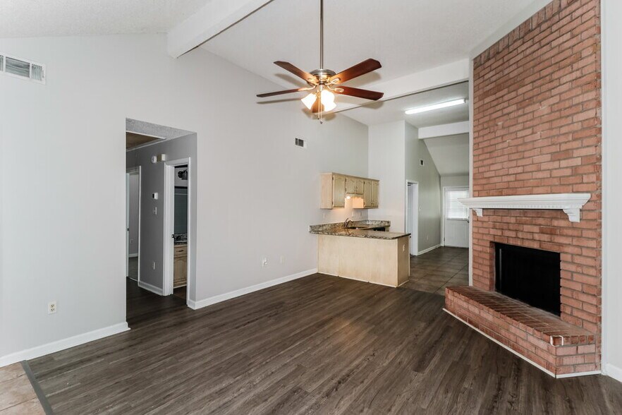 Building Photo - 7054 Brady Hill Dr