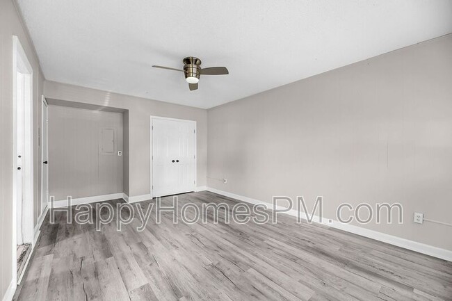 Building Photo - 51 Meander Row