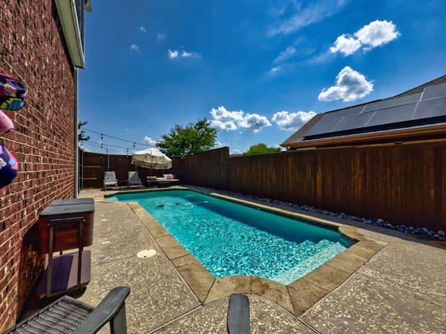 Building Photo - 1402 Stone Canyon Way