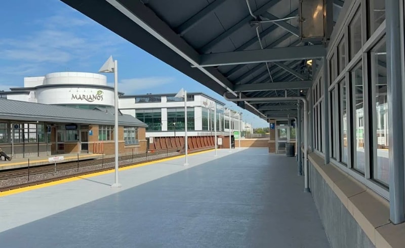 Building Photo - 4743 N Wolcott Ave