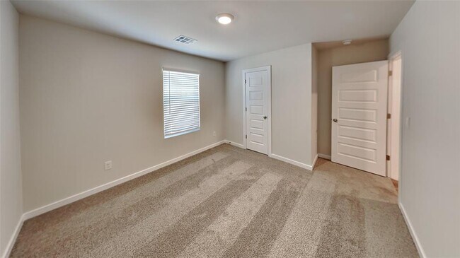 Building Photo - 2825 Otis Ln