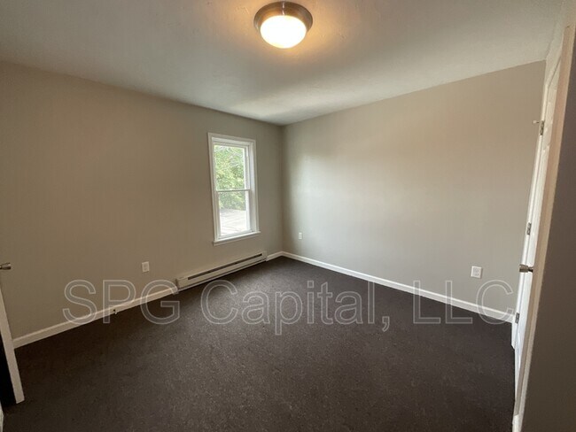 Building Photo - 215 Fulton St