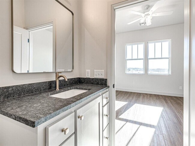 Building Photo - 29596 Memory Ln