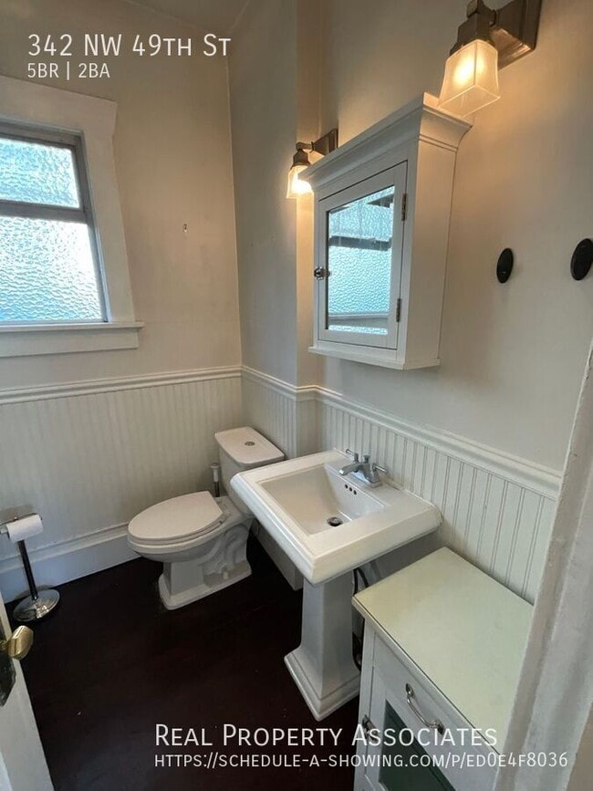 Building Photo - 342 NW 49th St