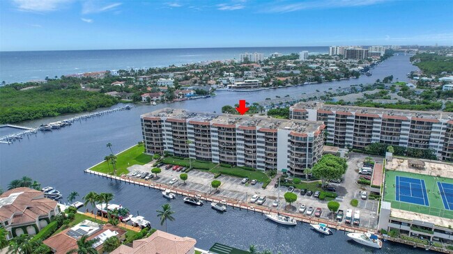 Building Photo - 899 Jeffery St