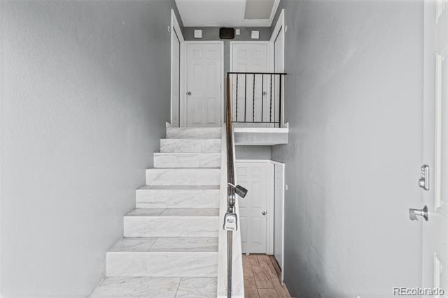 Building Photo - 3445 Cochran Dr