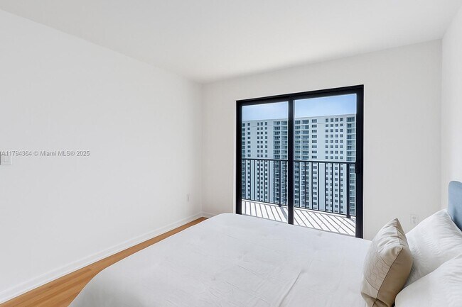 Building Photo - 1201 S Ocean Dr
