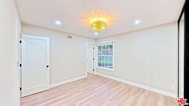 Building Photo - 6626 Berquist Ave