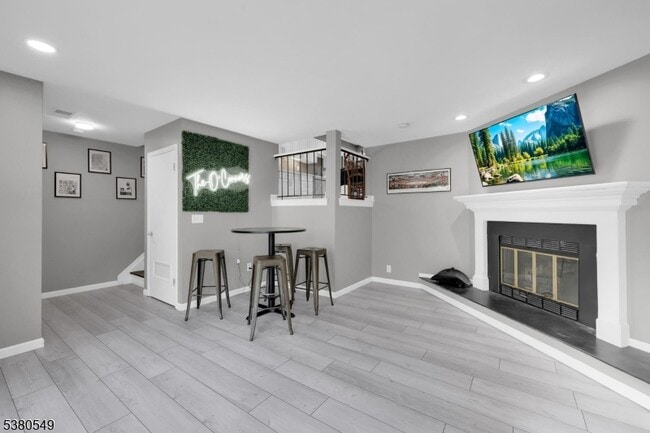 Building Photo - 25170 Westview