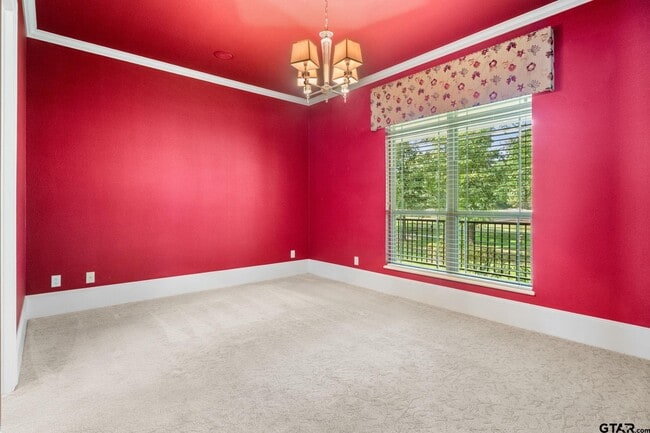 Building Photo - 440 Bunker Dr