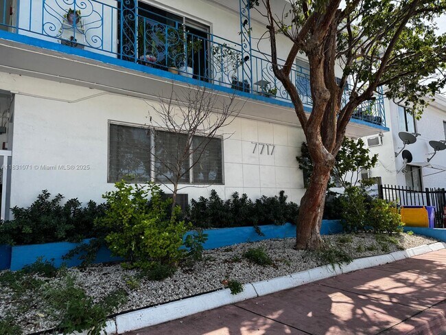Building Photo - 7717 Byron Ave