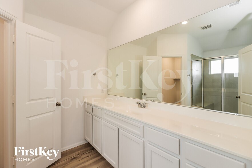 Building Photo - 5212 Winding Strm Dr