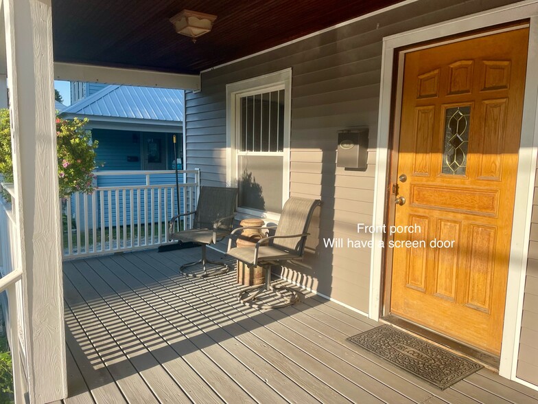 Building Photo - 207 Safford St