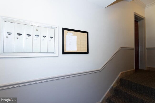 Building Photo - 1612 W Abingdon Dr