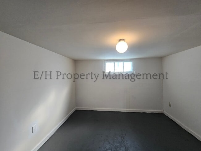Building Photo - 907 N Faulkner St