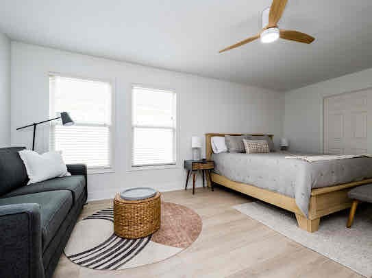 Building Photo - 428 Island Pointe Dr