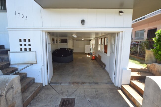 Building Photo - L769ach (REOM)