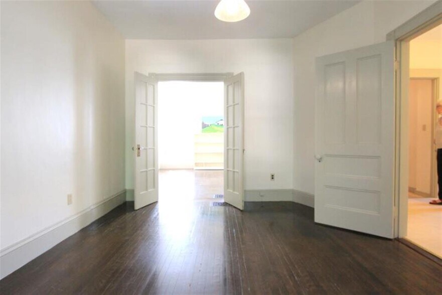 Building Photo - 12A Saginaw Ave