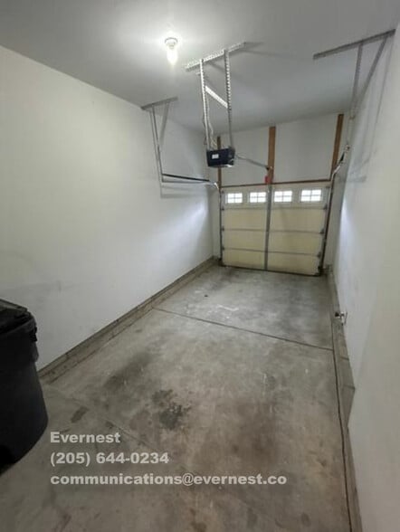 Building Photo - 1208 Green Dr