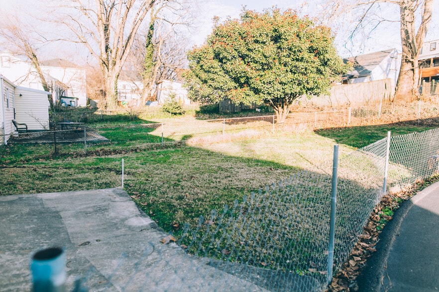 Building Photo - 1111 Rayon St