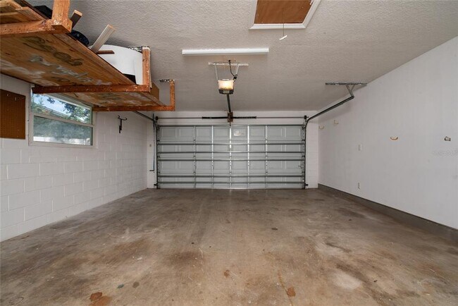 Building Photo - 3175 Lake Anderson Ave