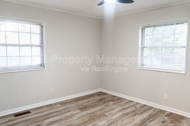 Building Photo - 117 Pine Ridge Rd
