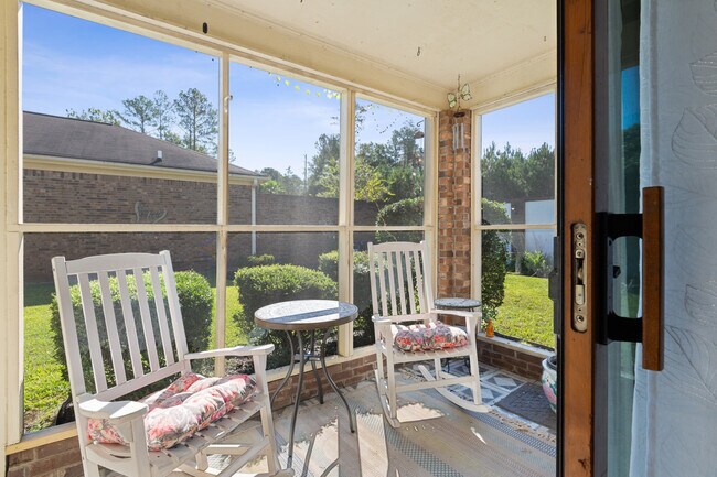 Building Photo - 140 Patio Pl