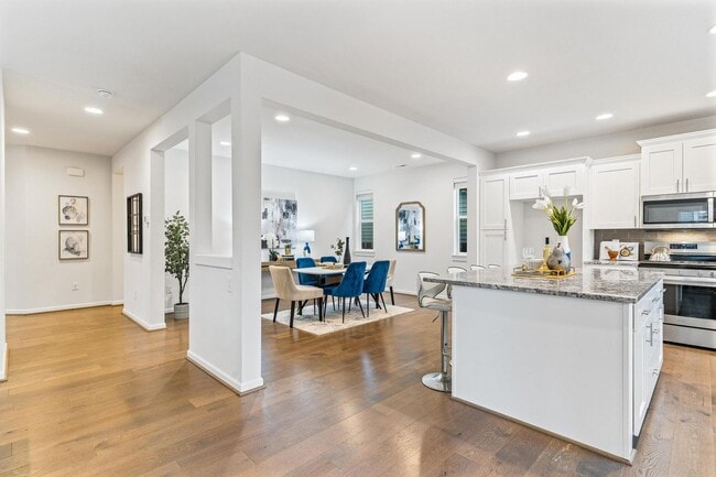 Building Photo - Modern Built Home in Great Neighborhood - 4 bed with den + 2.5 bath, remodeled Kitchen