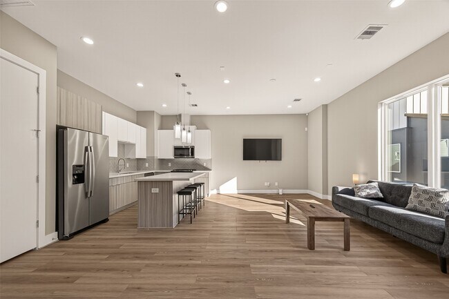 Building Photo - 778 Paul Quinn St